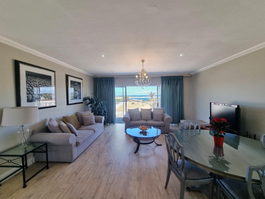 5 Bedroom Property for Sale in Sandbaai Western Cape